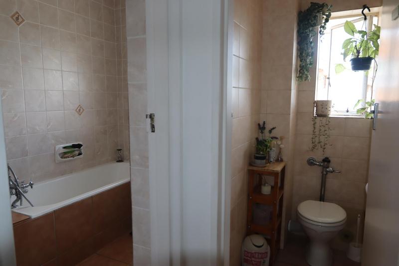 2 Bedroom Property for Sale in Claremont Western Cape